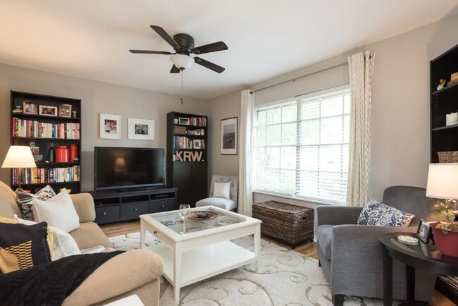 Foto del edificio - 3303 S Oak Dr