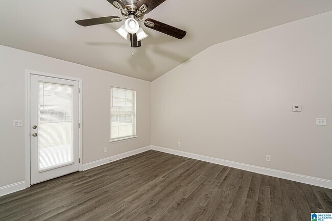 Foto del edificio - 955 Clover Ave
