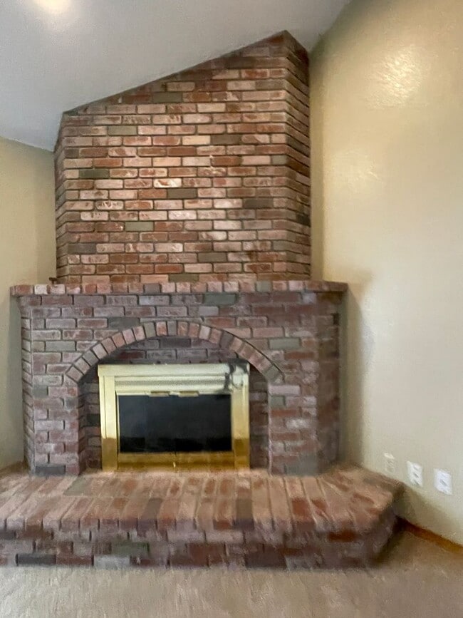 Building Photo - Charming home coming soon in NE Visalia!