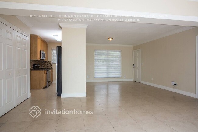 Building Photo - 10900 SW 42nd St