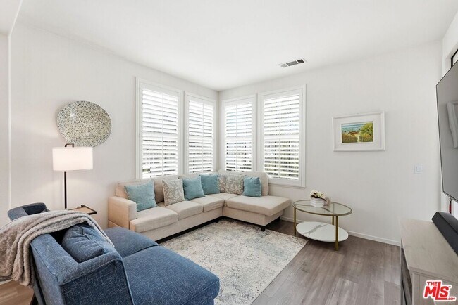 Foto del edificio - 27022 Victoria Ln