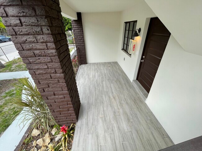 Foto del edificio - 455 NE 62nd St