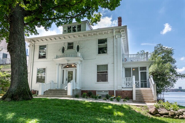 Building Photo - 428 N Livingston St