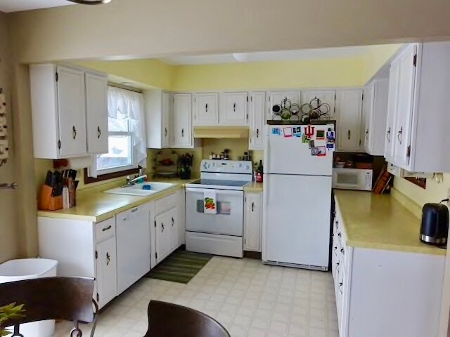 Kitchen Area - 1161 Goodrich Ave