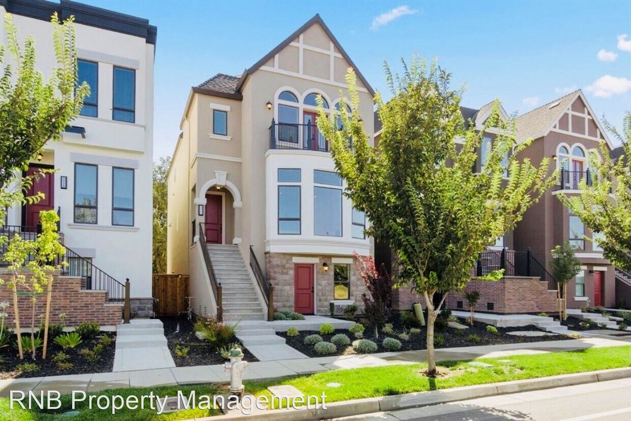 Foto principal - 3 br, 3.5 bath House - 3337 Crocker Drive