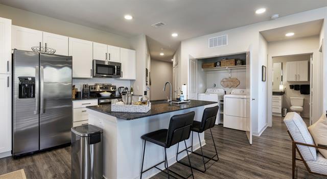 Foto del edificio - 4925 Scott Rd