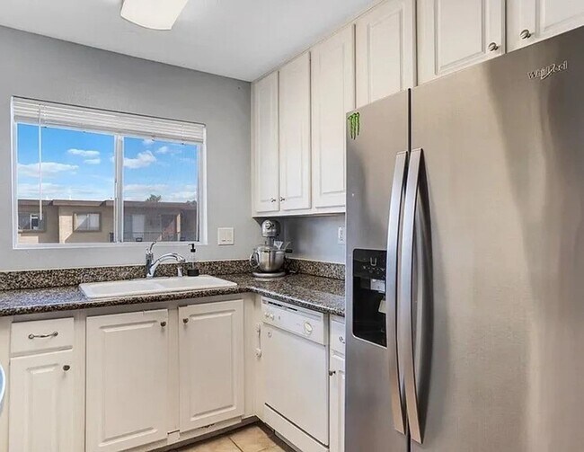 Foto del edificio - 2-Bed, 1.5-Bath Condo in Convenient El Cajon Location