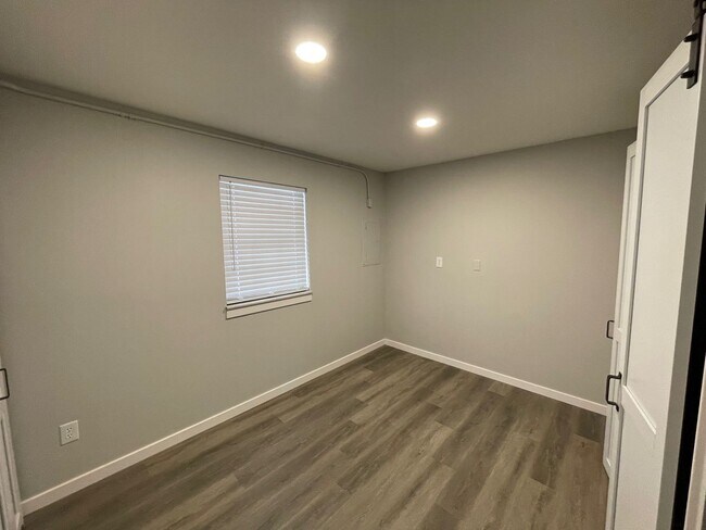 Foto del edificio - 2008 Juniper Dr