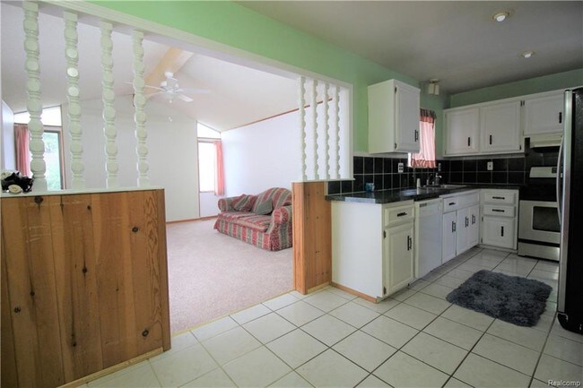 Building Photo - 2215 Tarry Dr