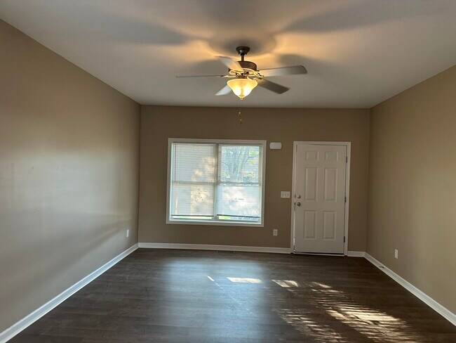 Foto del edificio - 3933 Pine Ridge Way