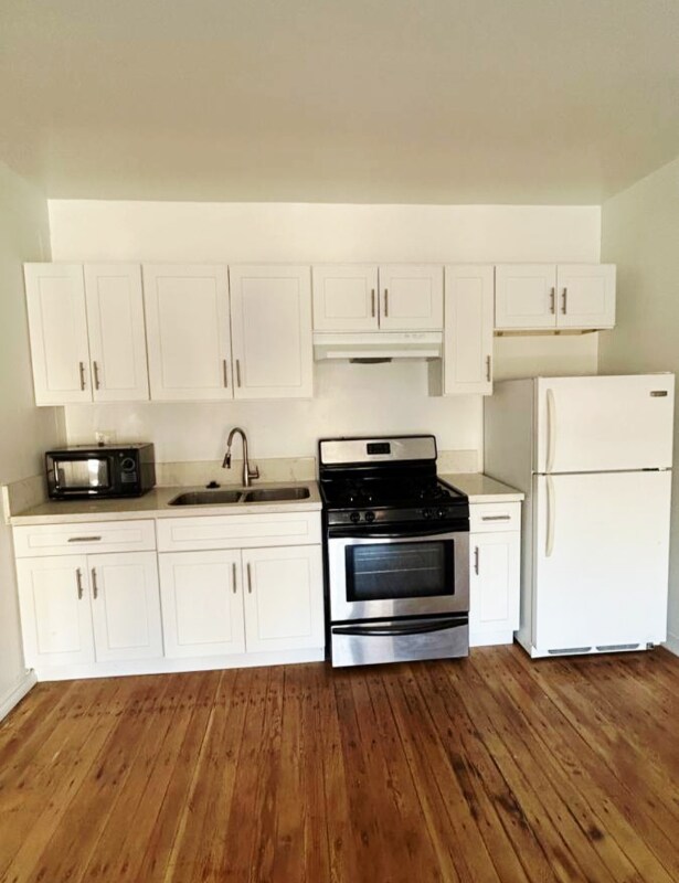 Foto del edificio - 1781 N Orchid Ave