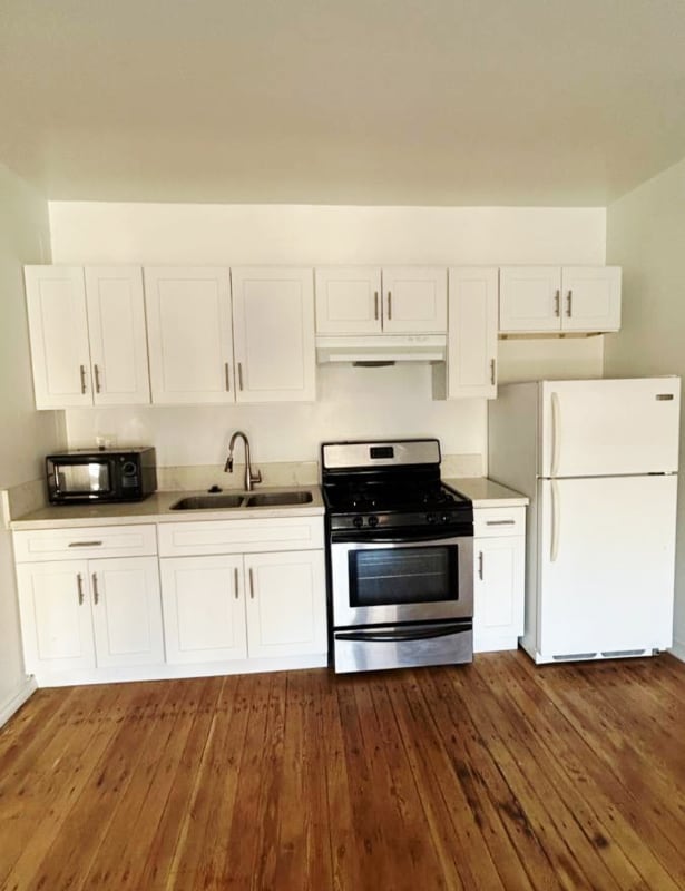 Building Photo - 1781 N Orchid Ave