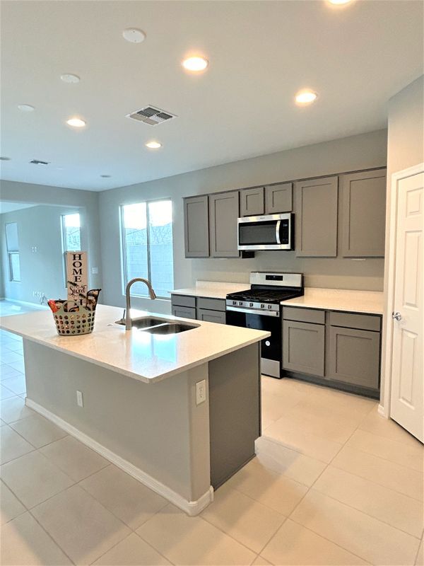 Foto del edificio - 8965 W San Juan Ave