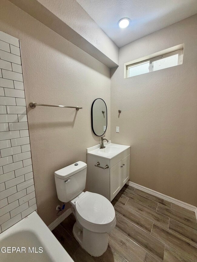 Building Photo - 125 Palma Dr
