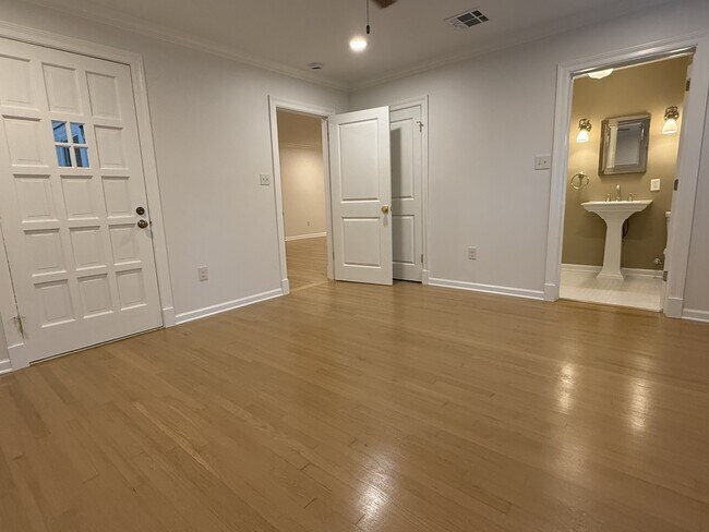 Foto del edificio - 519 W St Louis St