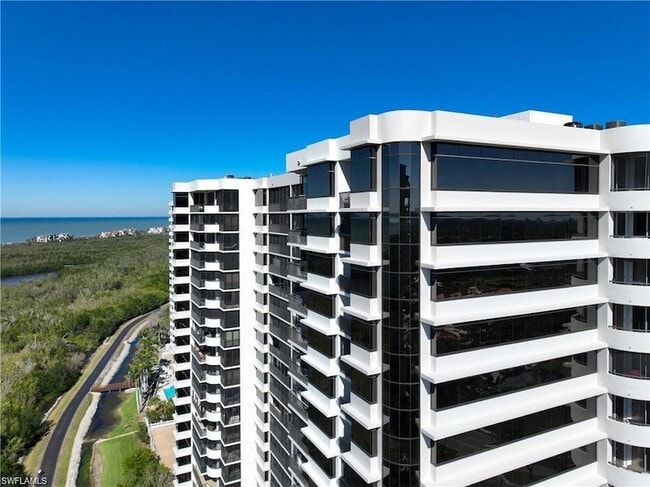 Building Photo - 6825 Grenadier Blvd