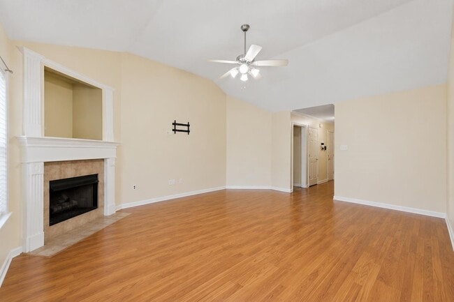 Building Photo - 1654 Far Dr