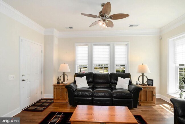 Foto del edificio - 14800 Potomac Branch Dr