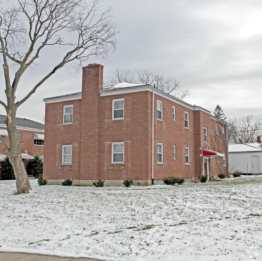 Primary Photo - 202-208 E Bruce Ave