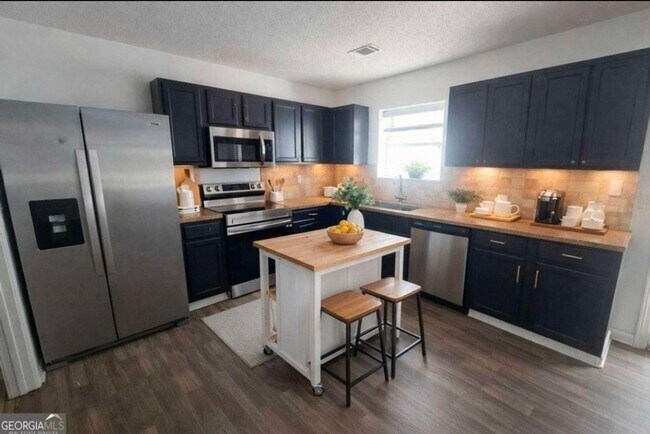 Foto del edificio - 621 Hillandale Park Dr