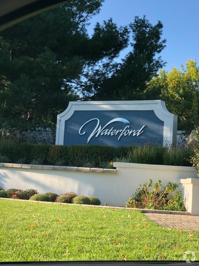 Waterford Apartments for Rent with Hardwood Floors Edison, NJ 3