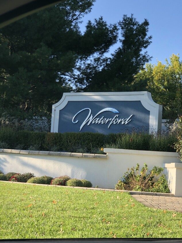 Primary Photo - 433 Waterford Dr