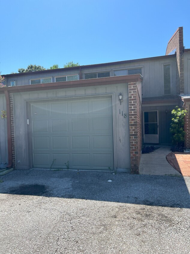 Primary Photo - 118 Opp Blvd NE