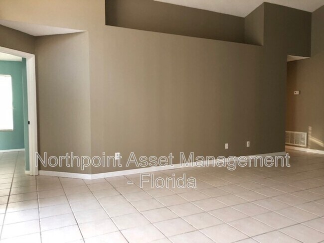 Building Photo - 713 Meadowside Ct