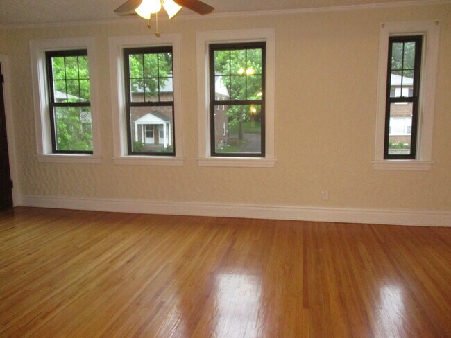 Foto del edificio - 1079 Terrace Dr