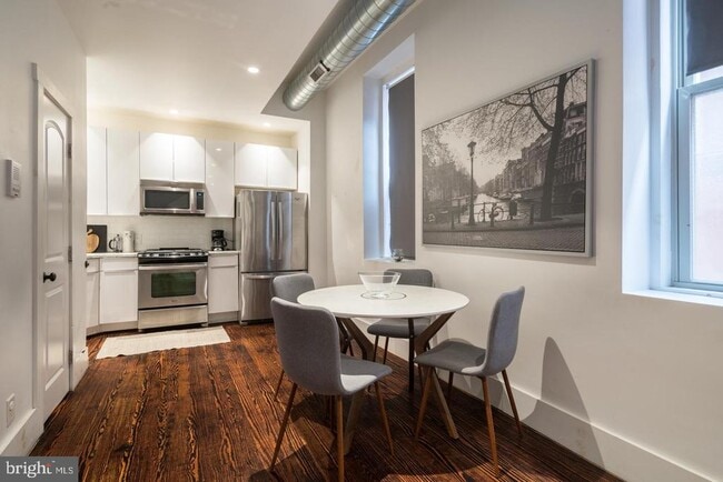 Building Photo - 126 N 3rd St