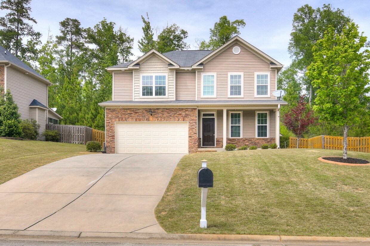 Primary Photo - Canterbury Farms - 4 Bed 2.5 Bath