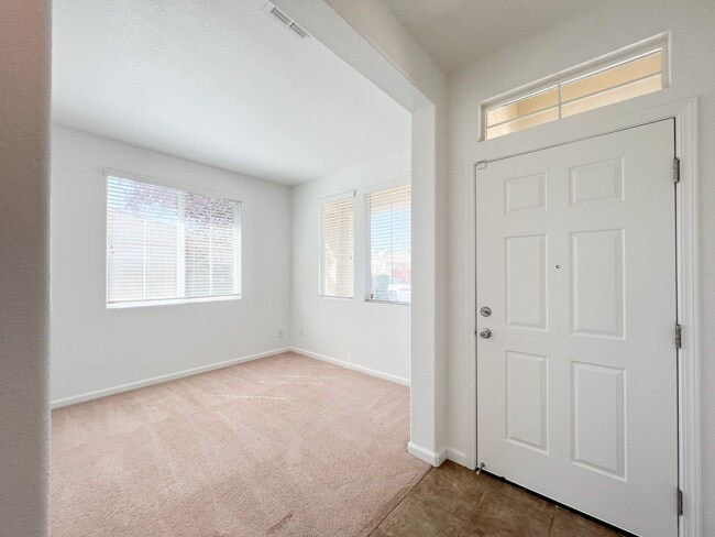 Foto del edificio - 3 Bed, 2 Bath Elk Grove Home