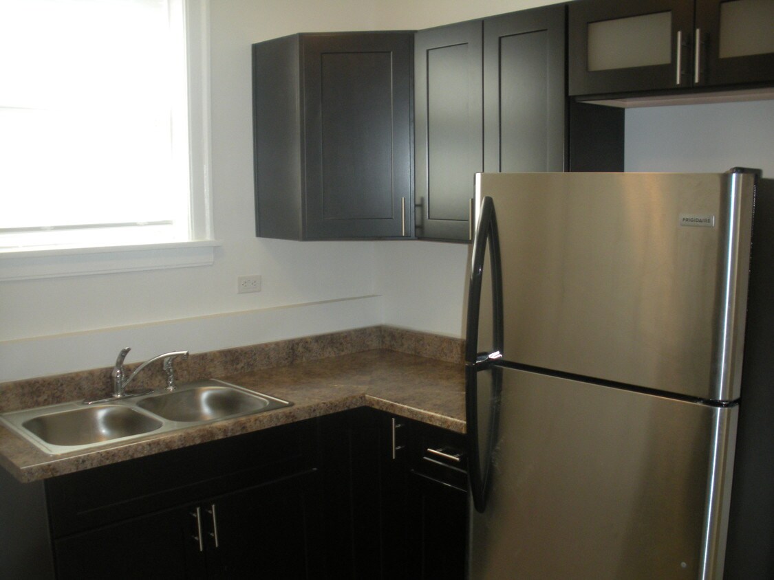 Foto principal - 9109 S Beverly Blvd
