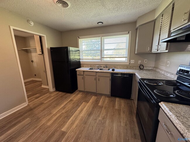 Building Photo - 193 Agua Dr