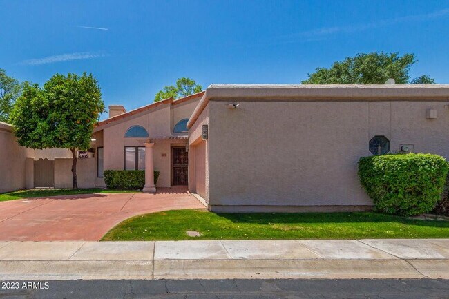 Foto del edificio - 7235 E Arlington Rd