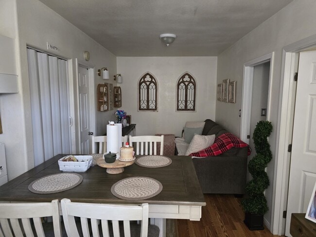 living room - 4758 Walnut Ave