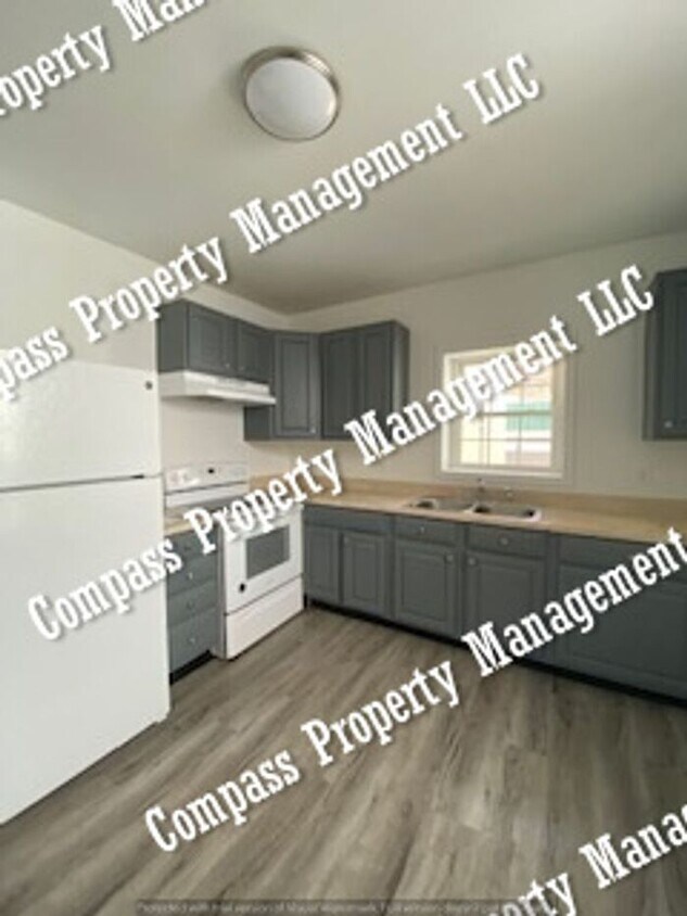 Primary Photo - $1495 - 3 Bed, 1 Bath 2nd Floor Apartment ...