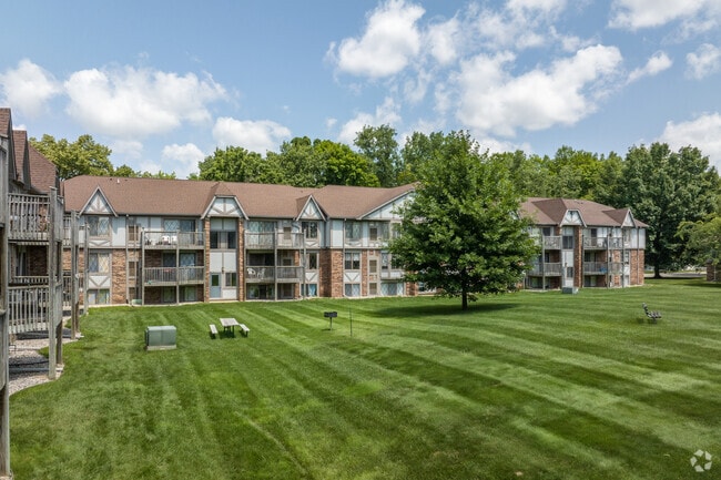 Building Photo - Fox Glen Apartments
