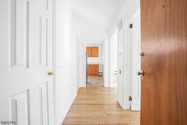 Building Photo - 213 Park Ave