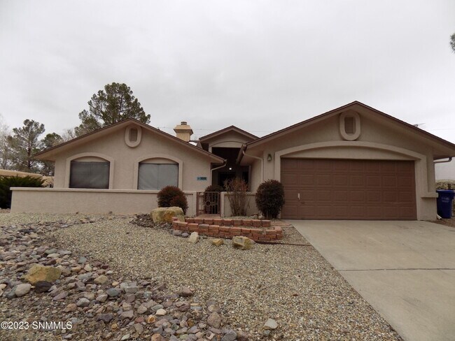 Building Photo - 3006 Buena Vida Cir