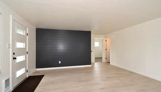 Building Photo - 4906 N 30th St