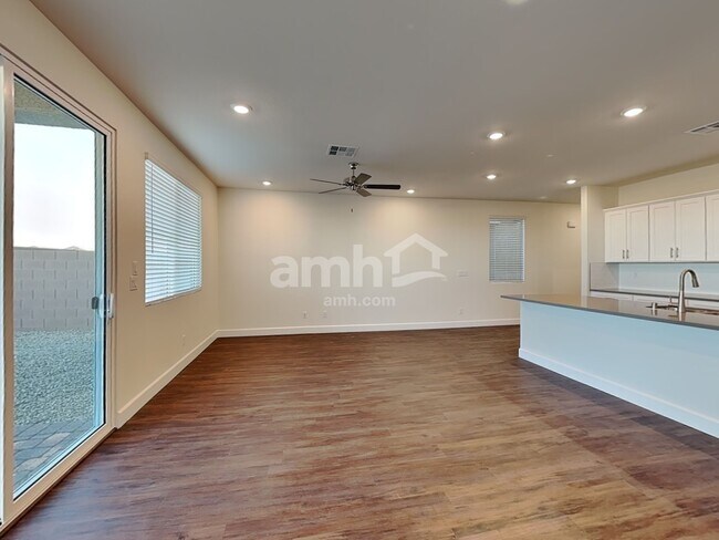 Foto del edificio - 836 Longwood Gdns St