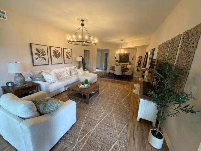 Foto del edificio - 15161 Royal Windsor Ln