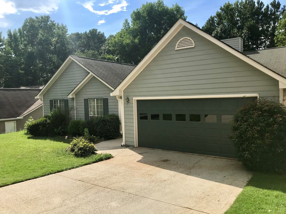 Primary Photo - 2582 Herndon Rd