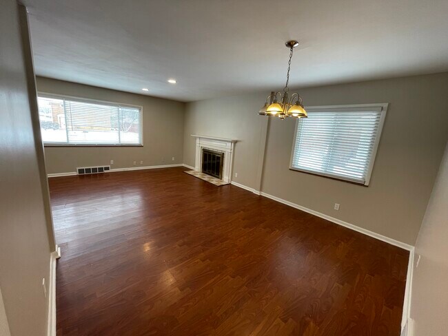 Foto del edificio - 2844 Chamberlain Rd