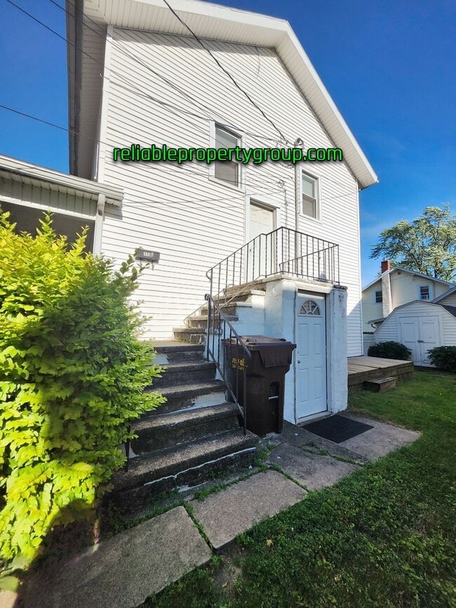 Building Photo - 113 E 3rd St
