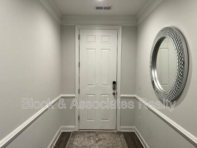 Foto del edificio - 937 Haybeck Ln