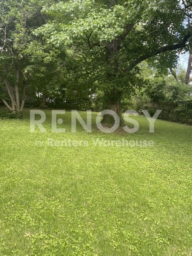 Building Photo - 5015 Belmeade Rd