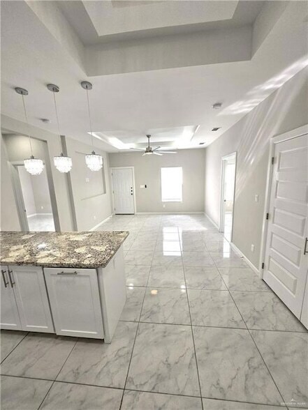 Foto del edificio - 1018 N Woodson Ave