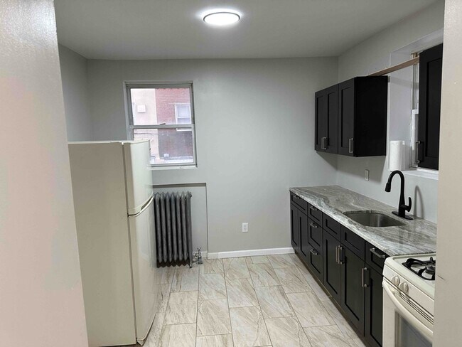 Building Photo - 202 Widener St
